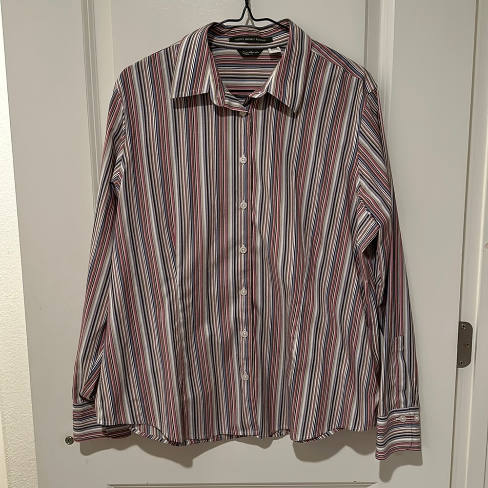 Great condition Eddie Bauer Button down